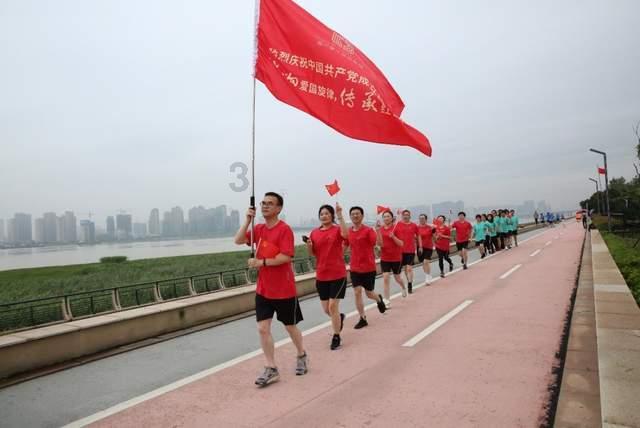 马克思主义·青年说 第2407期——牢记青年使命，高扬奋斗之帆